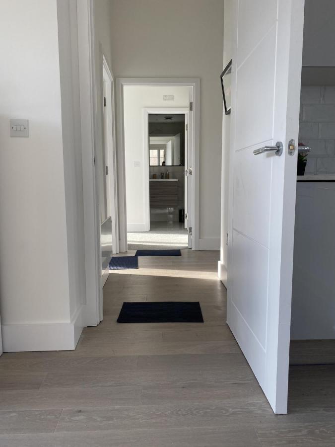 Central Location, Parking, Wi-Fi, Modern Apartment Milton Keynes Exterior foto