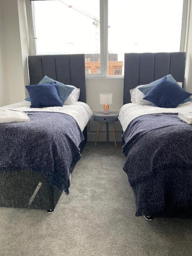 Central Location, Parking, Wi-Fi, Modern Apartment Milton Keynes Exterior foto