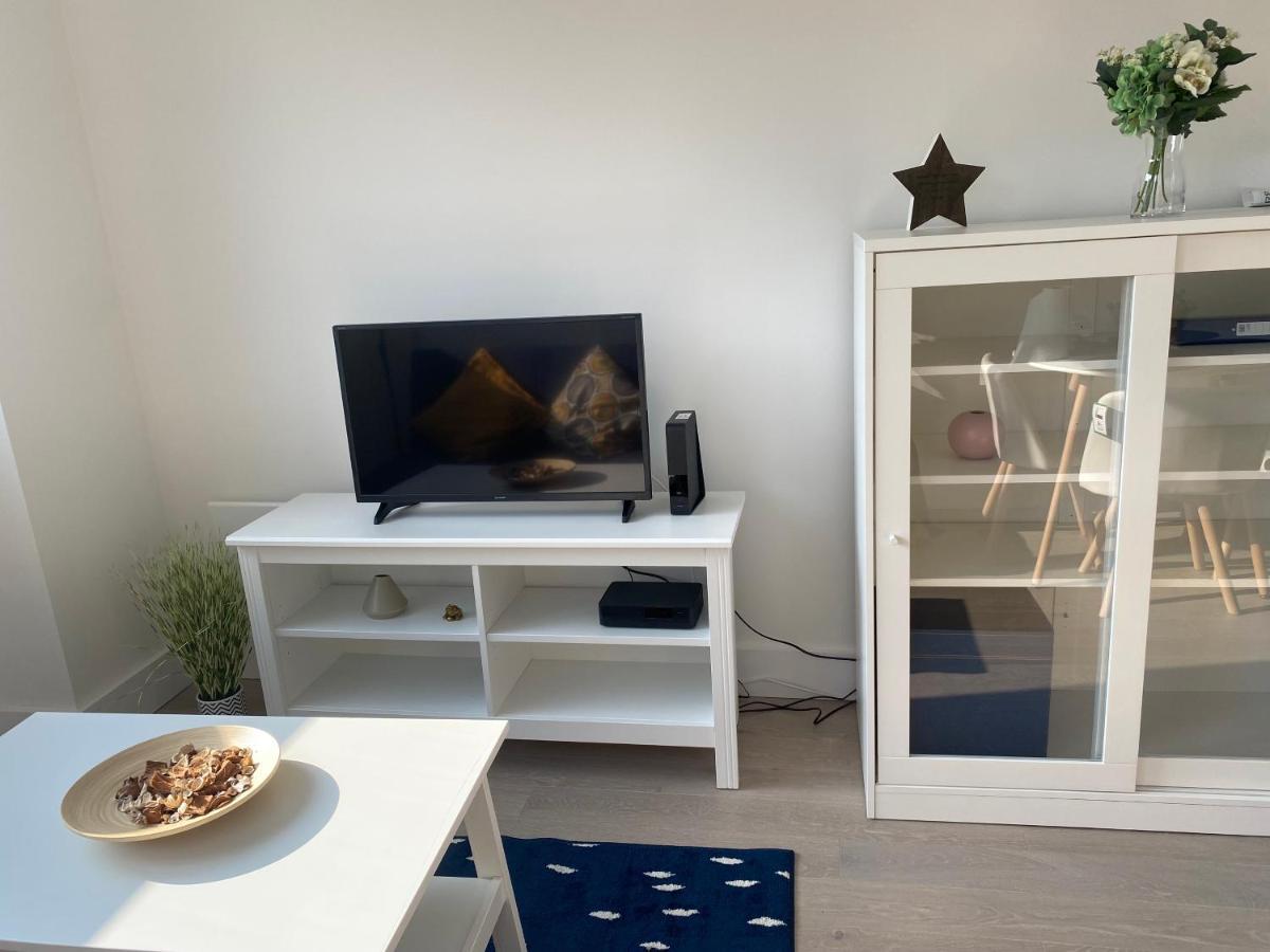Central Location, Parking, Wi-Fi, Modern Apartment Milton Keynes Exterior foto