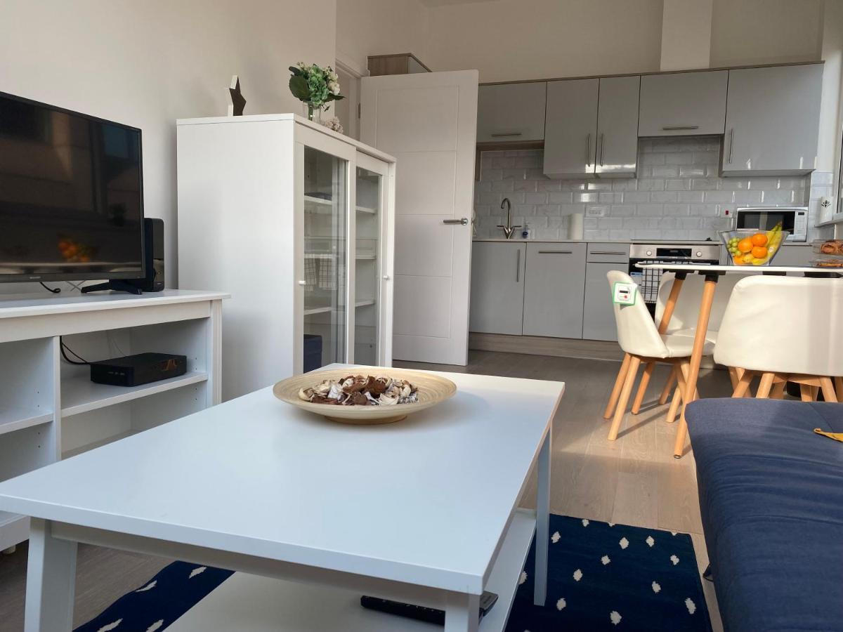 Central Location, Parking, Wi-Fi, Modern Apartment Milton Keynes Exterior foto